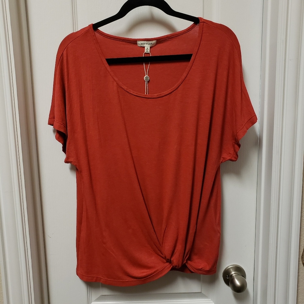 Max Studio top with knotted front hem, size M